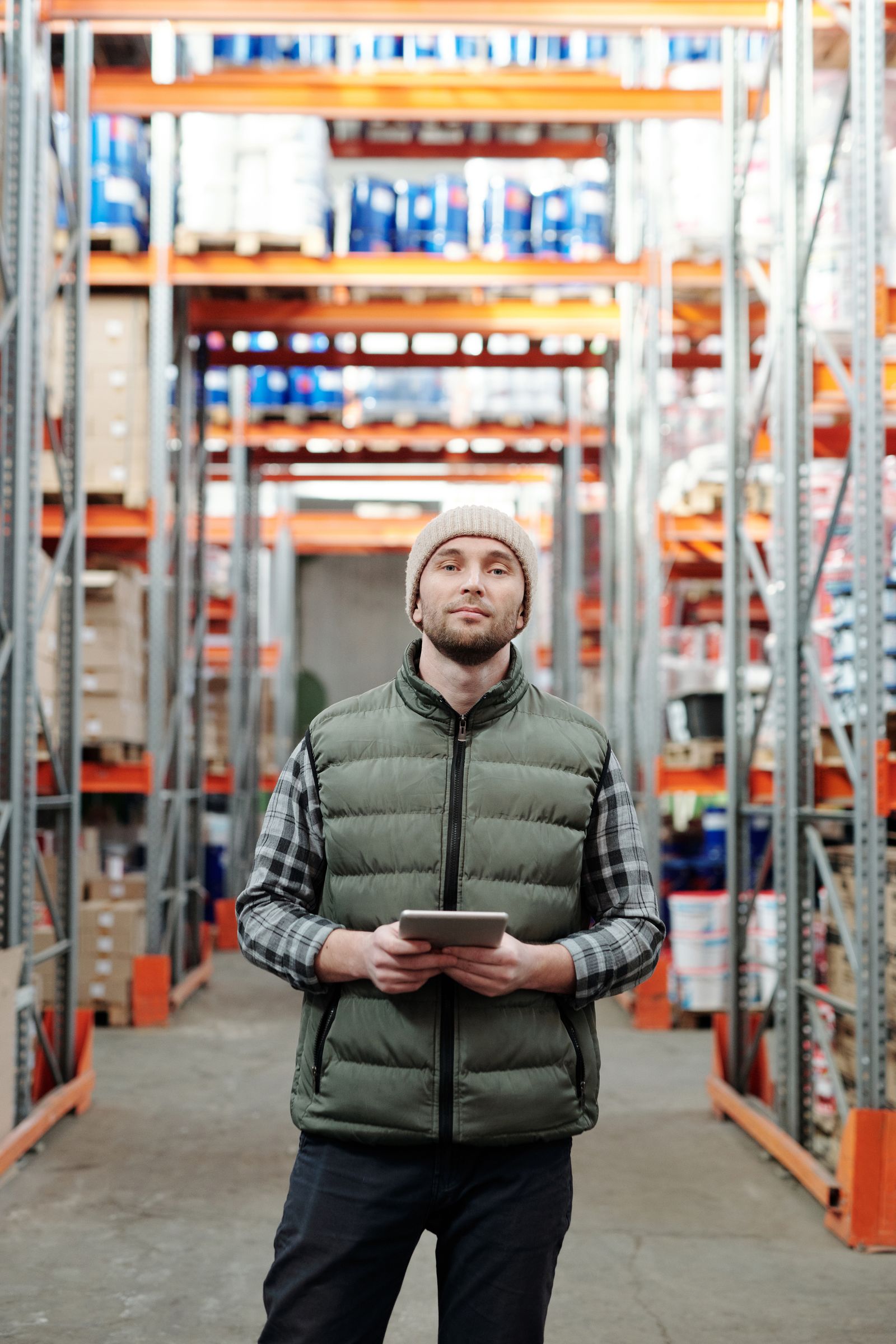 Bulk commodity delivery at an industrial buyer facility
